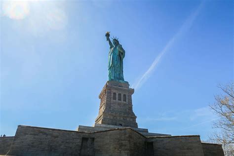 Statue of Liberty Walking に対する画像結果