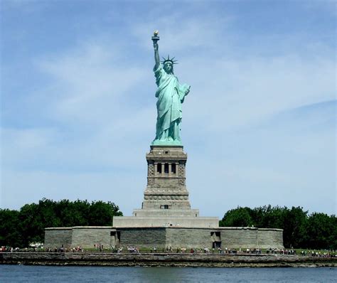 Statue of Liberty Walking に対する画像結果