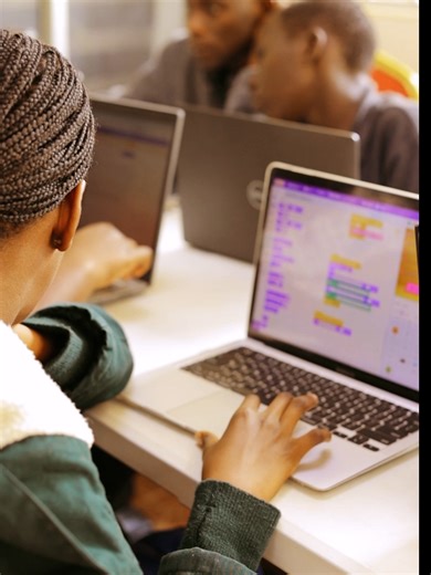 🚀 January Code Camp is ON! Kids & teens learning Scratch, Python, Robotics, Web Design & Apps 💻🤖 Turn holiday time into future skills! 📅 5th–30th Jan 2026 👦🏽👧🏽 Ages 7–19 📍 Kampala | 💻 Online available 👉 Register now before slots fill up! #JanuaryCodeCamp #KidsWhoCode #FutureProgrammers #UgandaTech #HolidayMakers #CodeAcademyUG