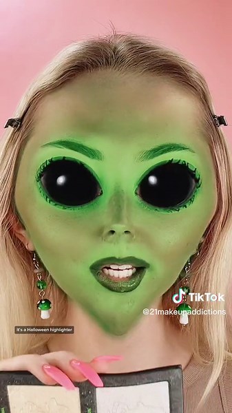 ALIEN Filter Makeup Tutorial: Transforming with Eye Makeup!