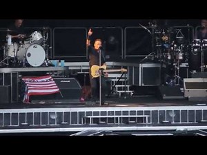 Bruce Springsteen - Racing In The Street (live @Wembley, London)