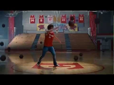 Zac Efron - Scream (High School Musical 3: Senior Year) (W/Lyrics in Subtitles)