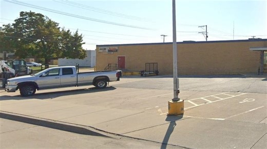 Indianola hardware store dating from 1885 to close at end of January