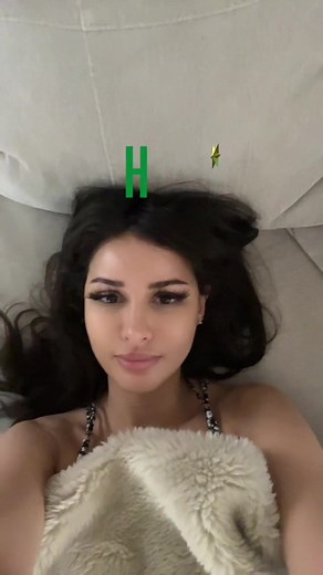 sssniperwolf (@sssniperwolf)’s video of sausage and sniper wolf