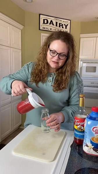 How to Make a Swig Copycat Strawberry Breeze Drink Easily