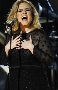 Adele sings for Amy Winehouse #adele #amywinehouse | Amy Winehouse Brasil Tattoo