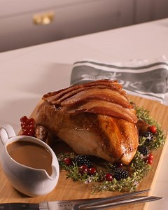 Watch our brand ambassador Neven Maguire prepare this delicious Buttermilk Brined Roast Turkey Crown with Lemon & Tarragon using our Simply Better Heritage Bronze Turkey Crown Find the full recipe below: Buttermilk Brined Roast Turkey Crown with Lemon & Tarragon Ingredients (Serves 6-8) 1 Simply Better Heritage Bronze Fresh Irish Reared Turkey Crown 1 Pack of Simply Better Dry Cured Whiskey Smoked Irish Streaky Rashers 75g Butter, softened 1 Garlic Clove, crushed Finely Grated Rind of 1 Lemon 1 