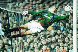 Top 10 goalkeepers in Premier League history