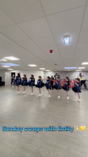 Spend a Sunday comp with Entity!✨💛💙🖤 (Music is for entertainment purposes) #morrisdancing #highlights2025#weareentity | Entity Morris dancers