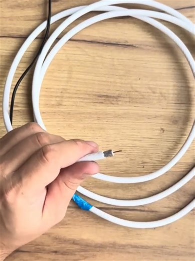 Using an Old Charger as an Antenna